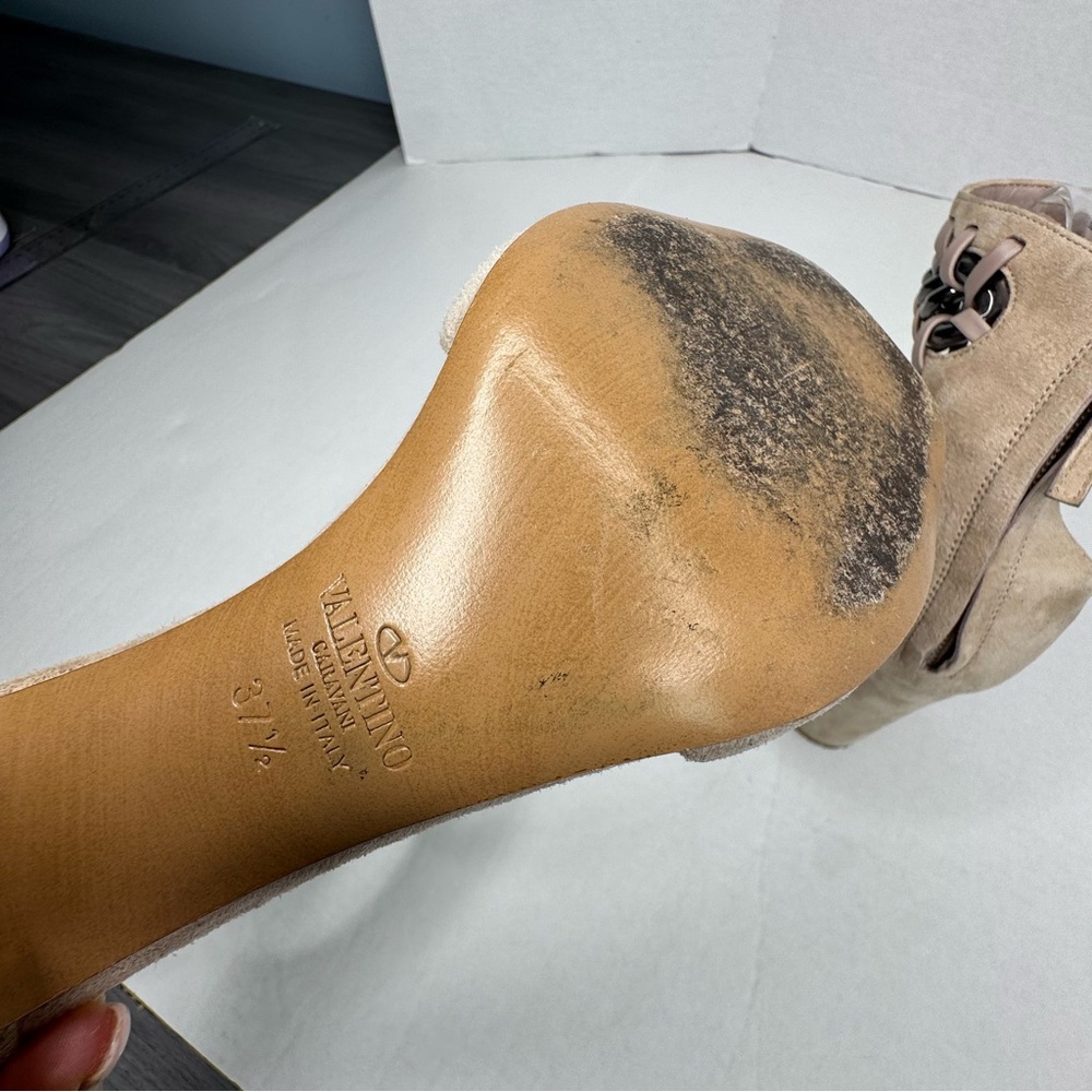 VALENTINO Tan Suede chain heels size 37.5 - Picture 4 of 9